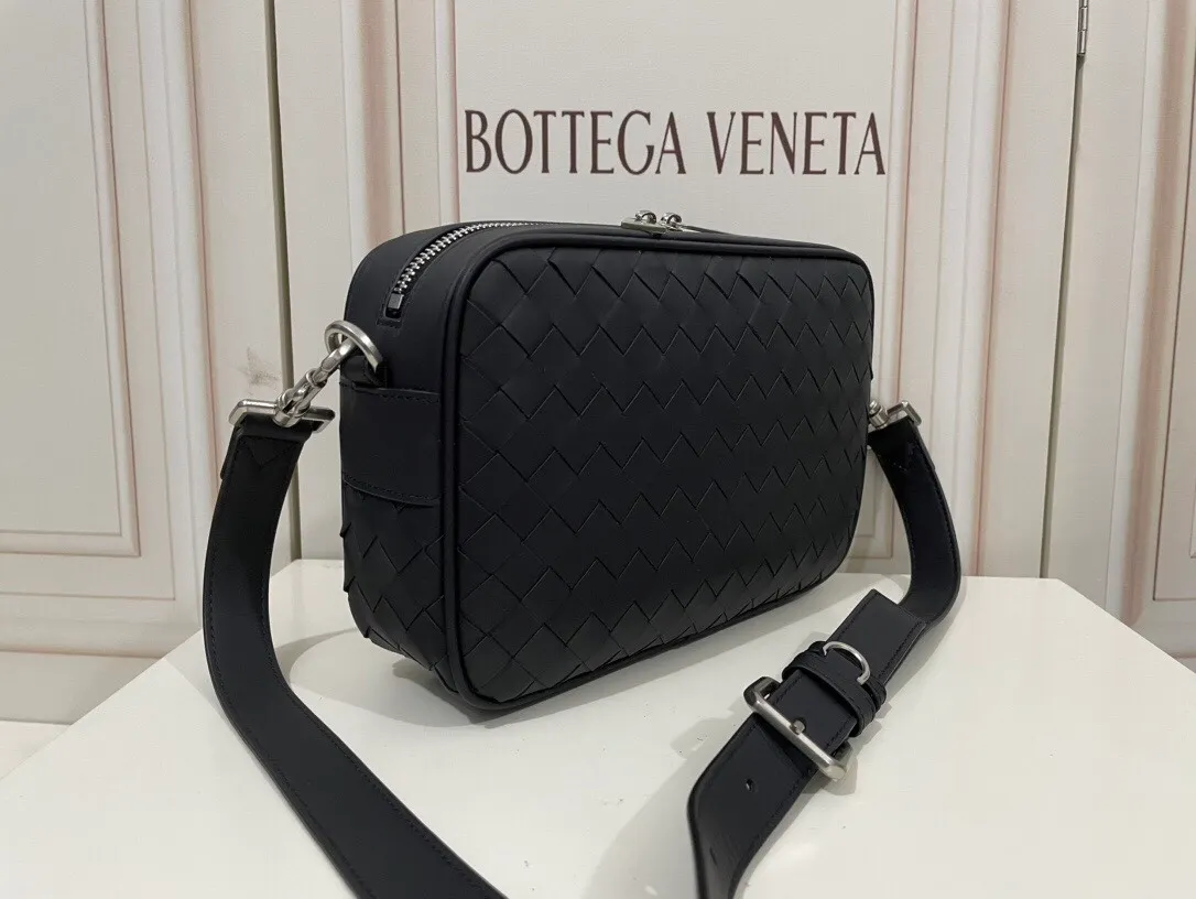 All categories 💚 Top version men’s bags 💚 BV 2024 new BV crossbody bag